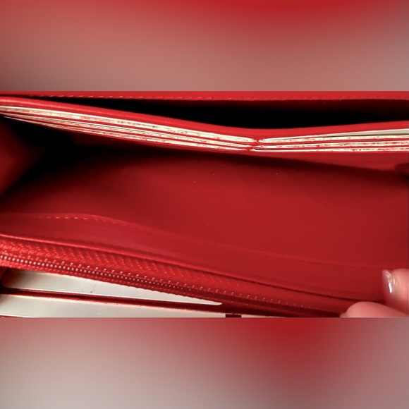 ❗️SOLD ‼️Chanel Authentic Camila Flower Design Lambskin Wallet Silver CC Logo EC - Picture 10 of 13